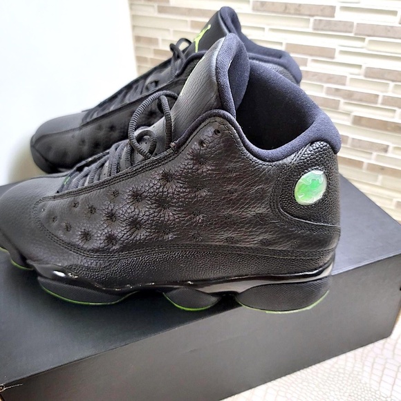 RARE New Size 8.5 US - Jordan 13 Retro Altitude 2017 w/ hi-end soap protectors - Picture 8 of 10